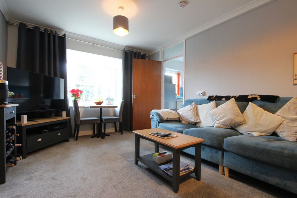 Property photo 3 of 10 Photo 10