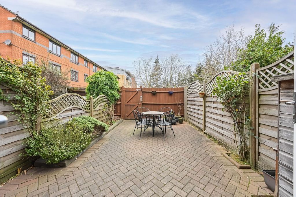 Property photo 3 of 19