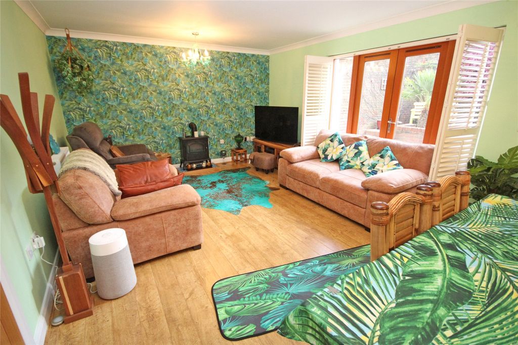 Property photo 3 of 21 Picture No. 02