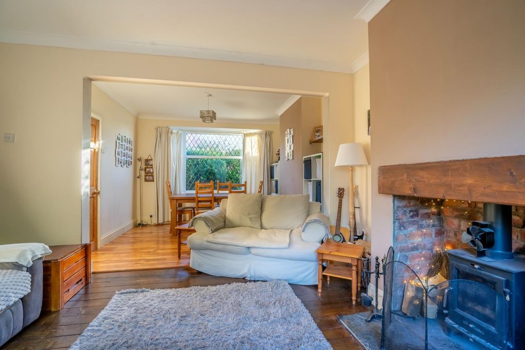 Property photo 2 of 16 Living/Diner