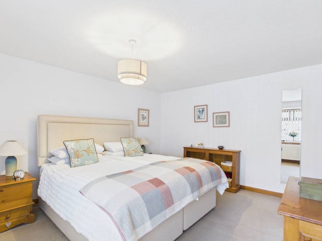 Property photo 3 of 25