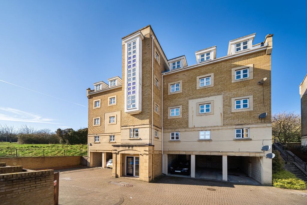 Property photo 1 of 8 5131811
