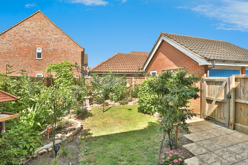 Property photo 2 of 17