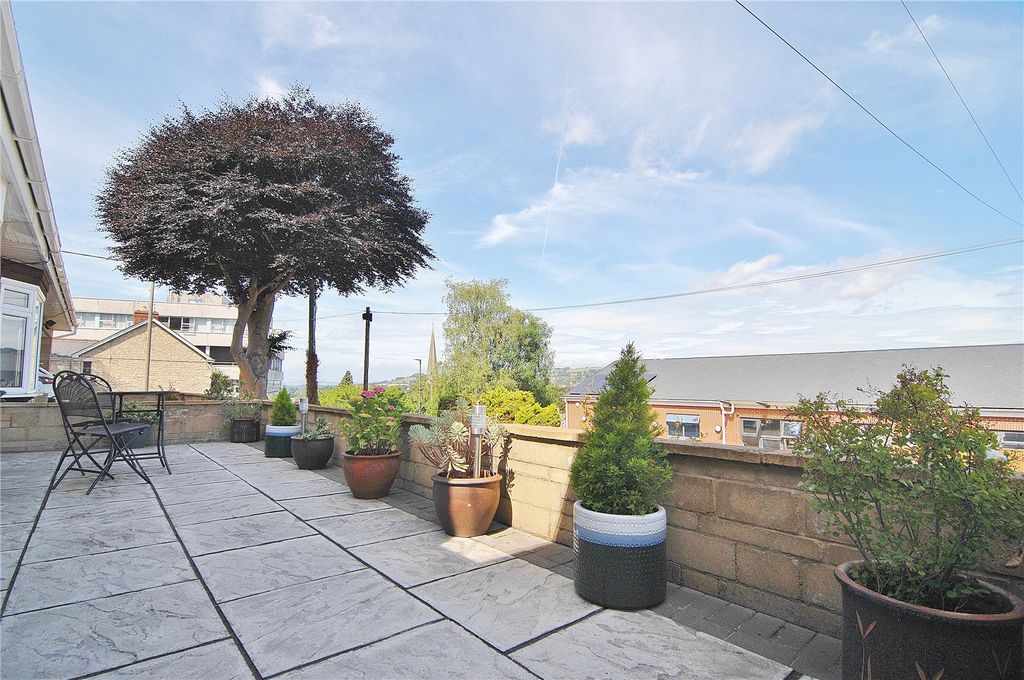 Property photo 2 of 22 Picture No. 20