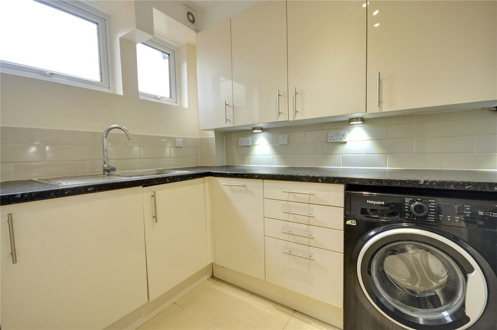 Property photo 2 of 11 Picture No. 55