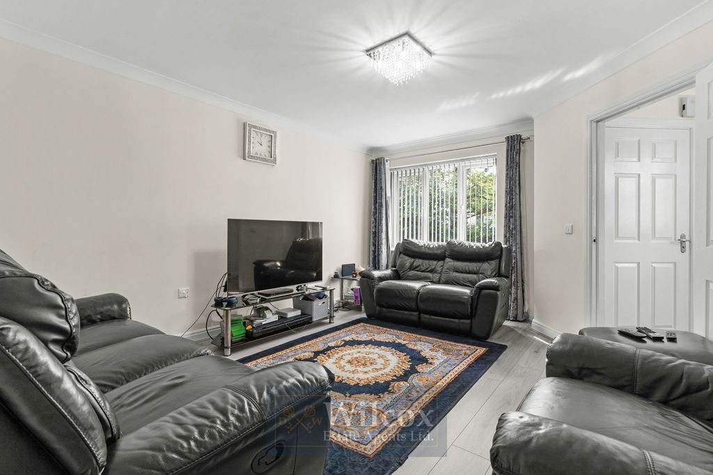 Property photo 2 of 26