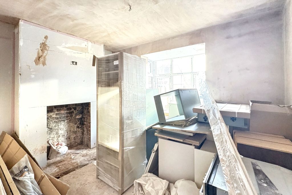 Property photo 3 of 17 17 Cherry Lane, Wootton, Dn39 6Rl