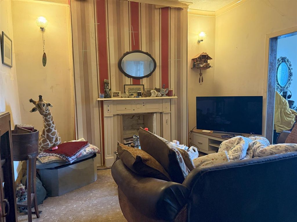 Property photo 3 of 14 Loung1.Jpg