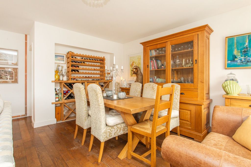 Property photo 3 of 23 Picture 3