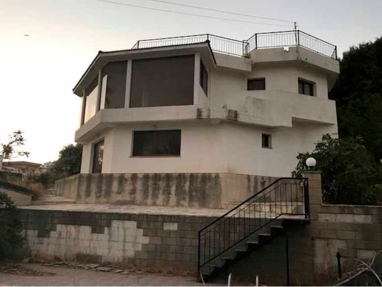 Property photo 1 of 3