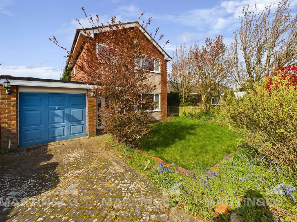 Property photo 1 of 12 Cam02406G0-Pr0207-Still010
