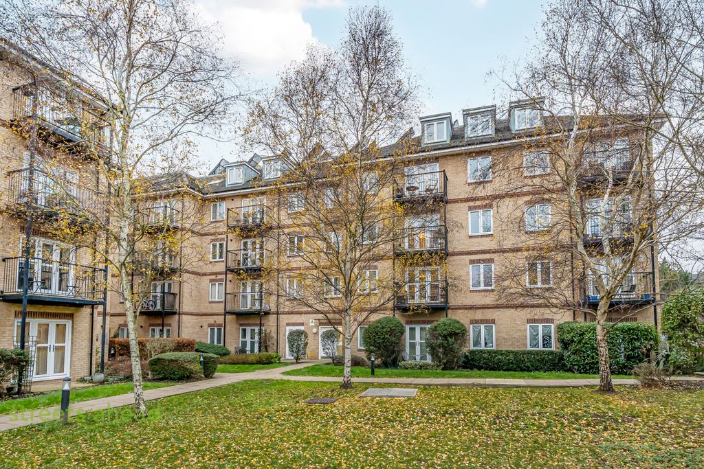 Property photo 1 of 12 585Fd190-Af6A-490...