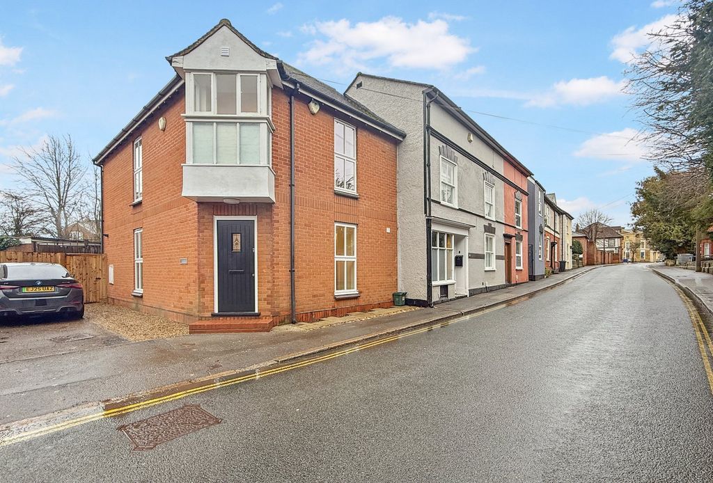 Property photo 1 of 21