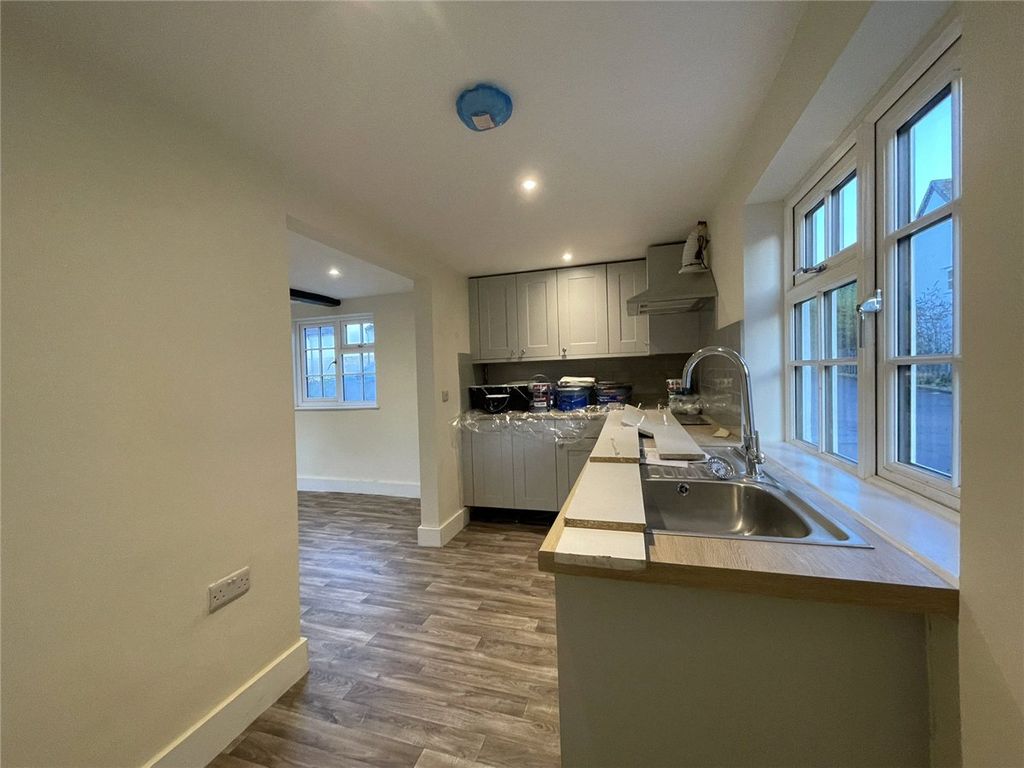 Property photo 3 of 11 Picture No. 10