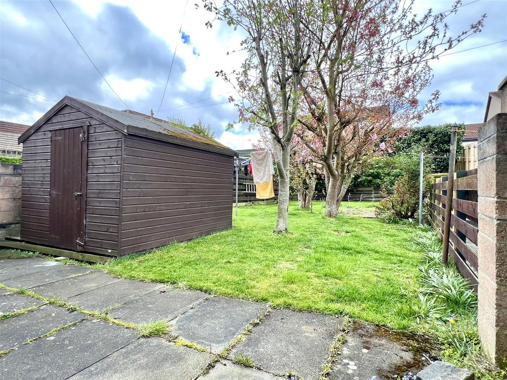 Property photo 2 of 16 Norval Place, Rosyth