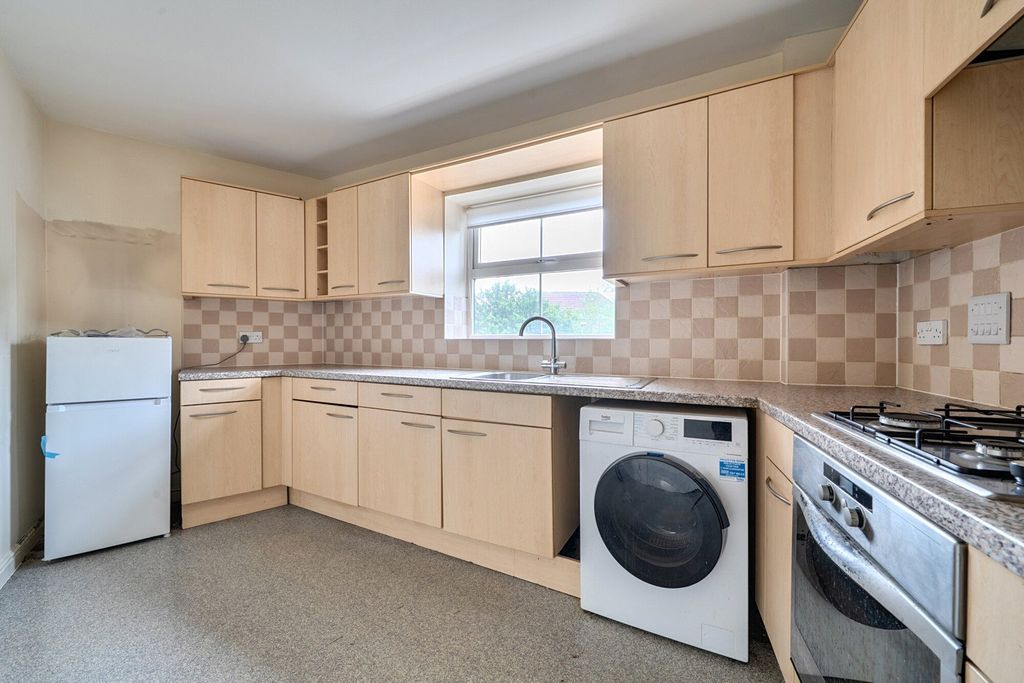 Property photo 2 of 14 Picture No. 29