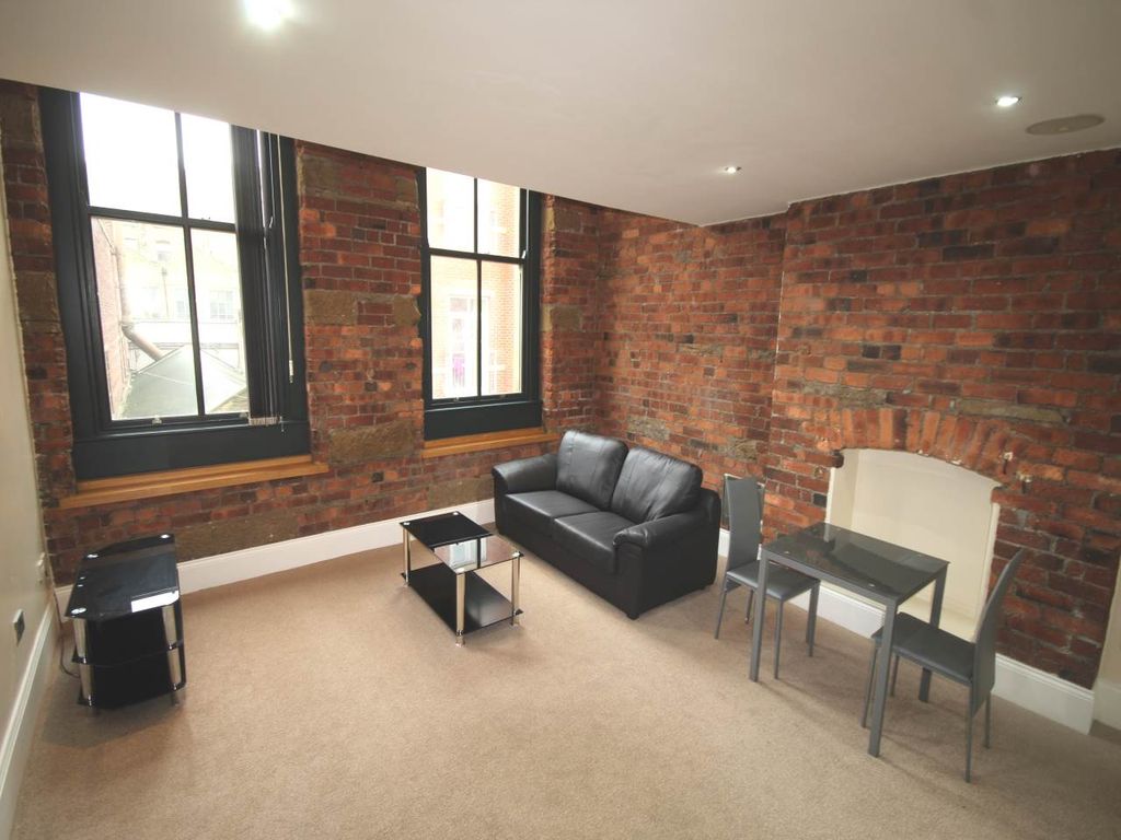 Property photo 1 of 7 Living Room