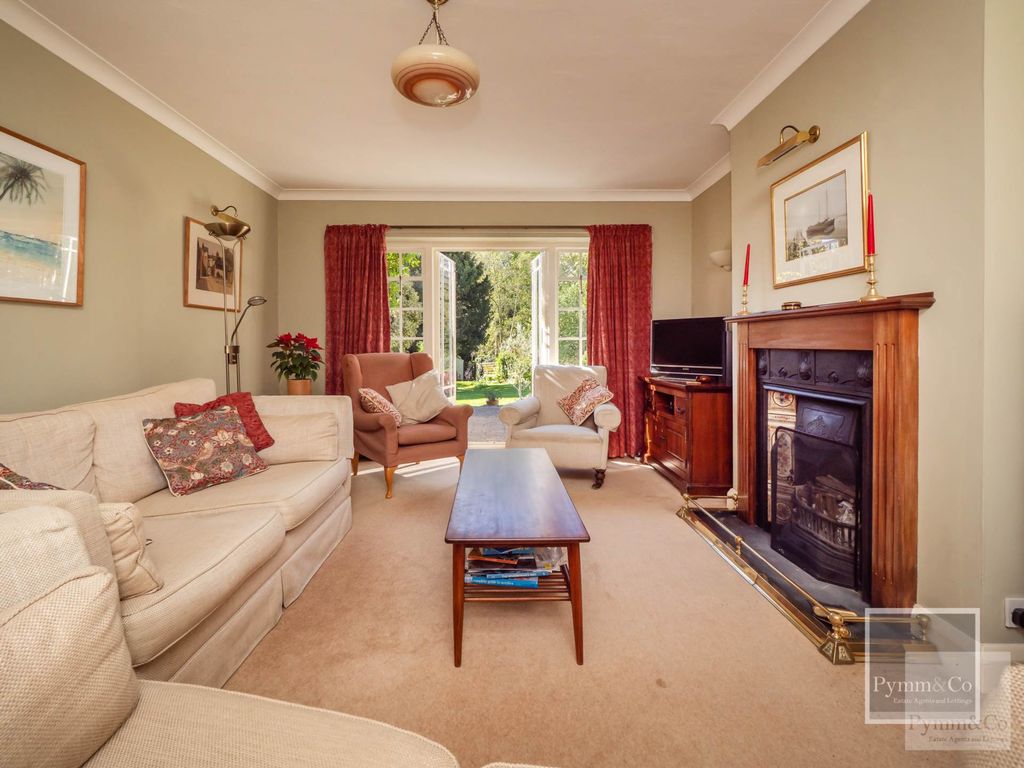 Property photo 2 of 25