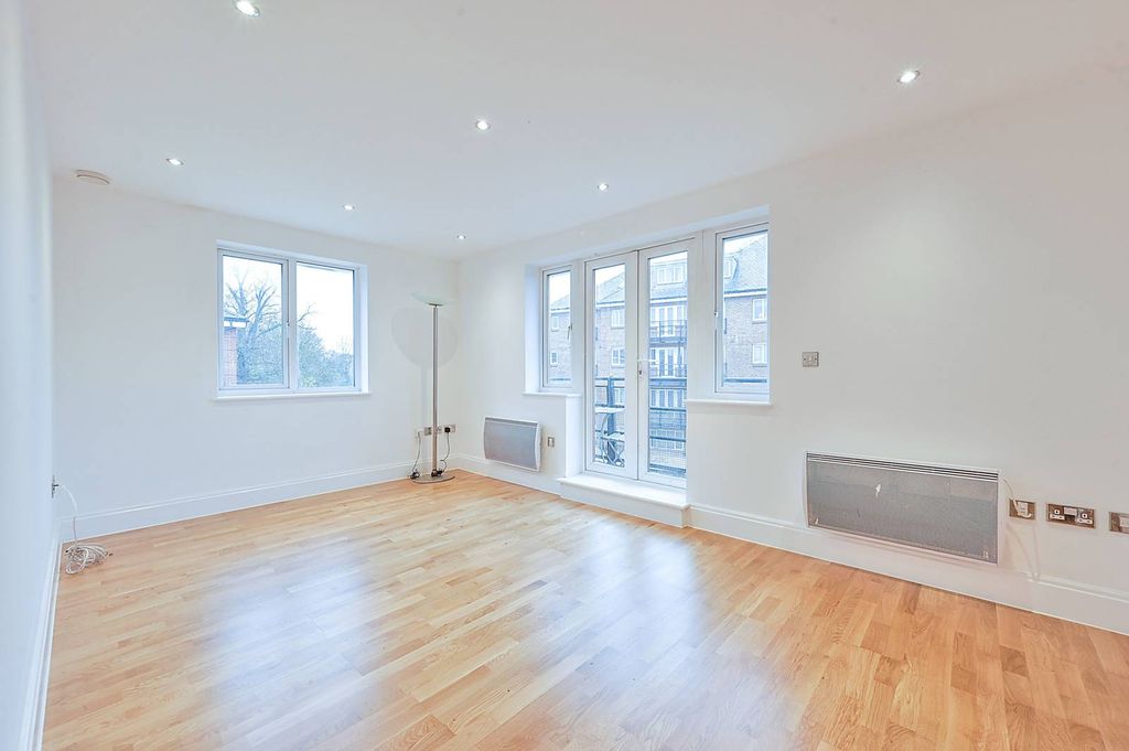 Property photo 3 of 13