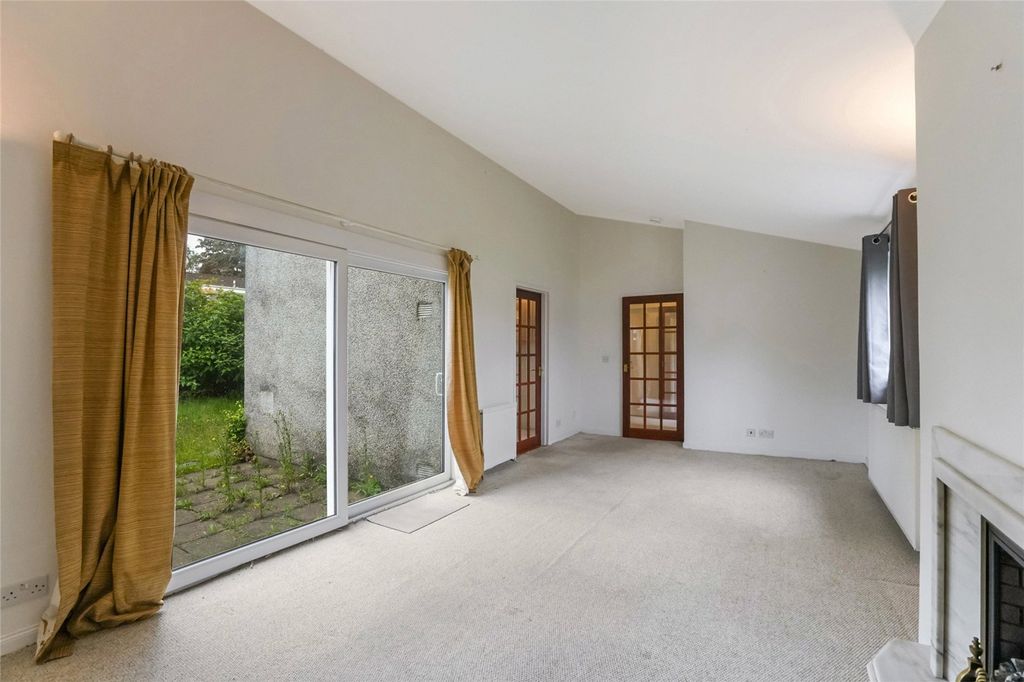 Property photo 3 of 16 Living/Dining Area