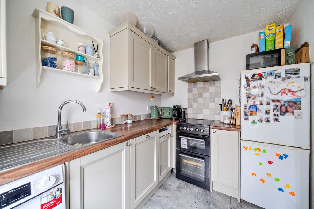 Property photo 3 of 13