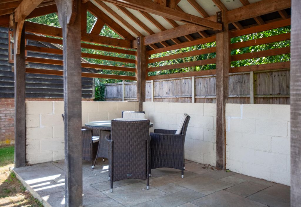 Property photo 3 of 15 Terrace / Patio