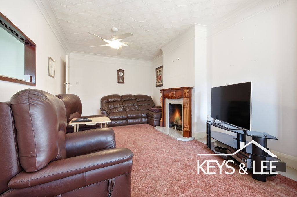 Property photo 3 of 15 4902714