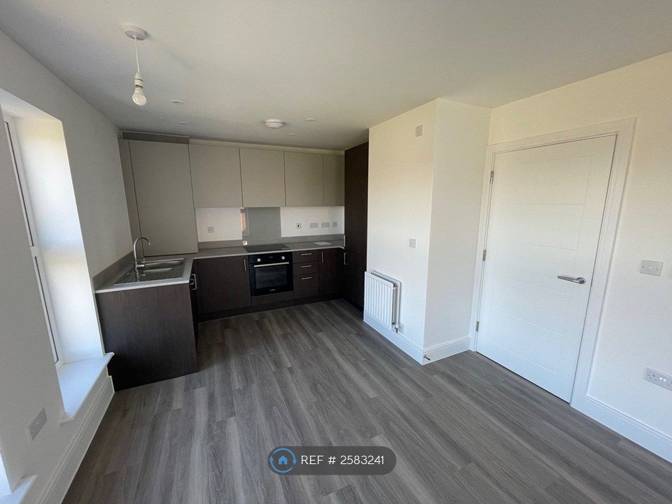 Property photo 1 of 10 Kitchen/Lounge