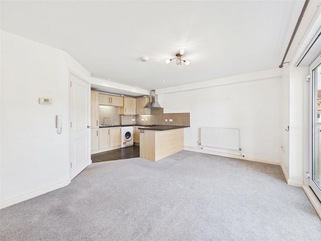 Property photo 2 of 14 Cam05476G0-Pr0321-Still002.Jpg