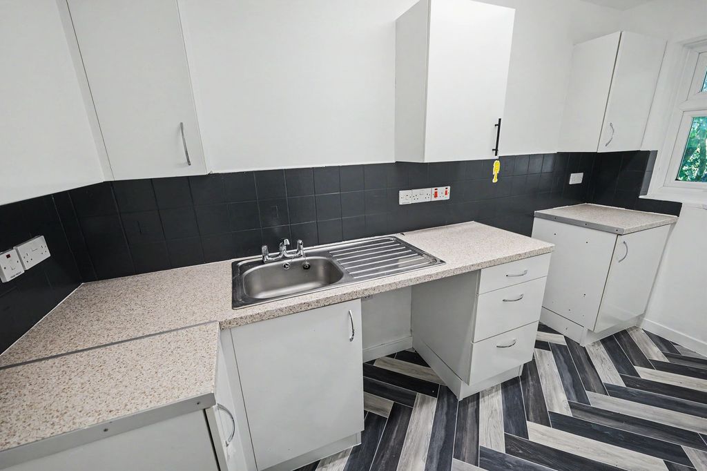 Property photo 3 of 14 11 Craigmont Court, West Avenue, Benton, Newcastle Upon Tyne, Ne12 9Pb