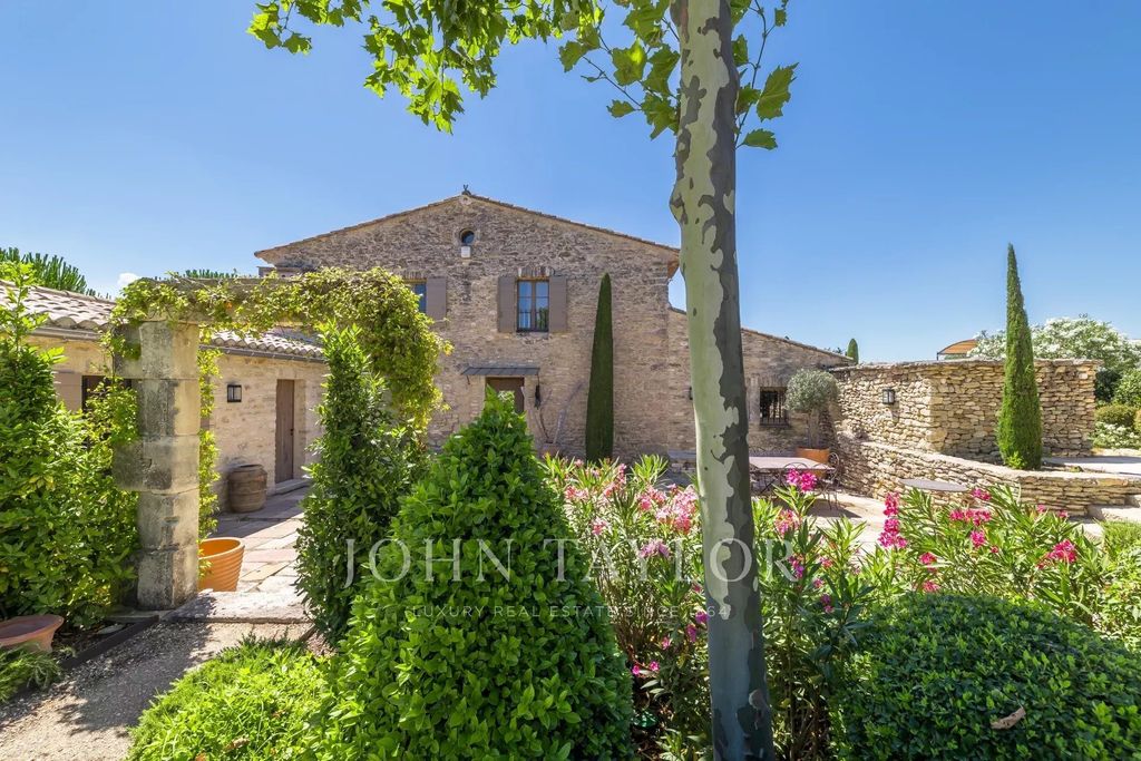 Property photo 1 of 18 Beautiful Renovated Mas In Gordes On 3 Hectares Of Land