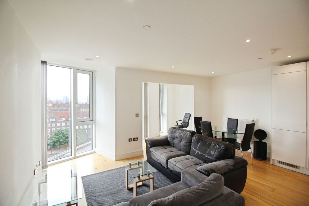 Property photo 2 of 14 Lounge