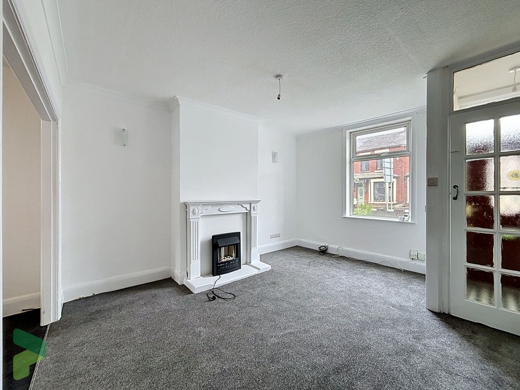 Property photo 2 of 17 Sitting Room