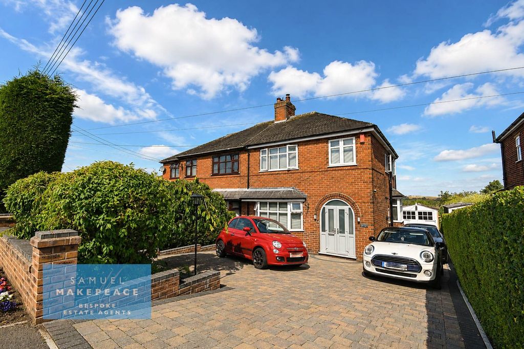 Property photo 1 of 29 Mature Three Bedroom Semi Detached With Large Driveway & Detached Garage
