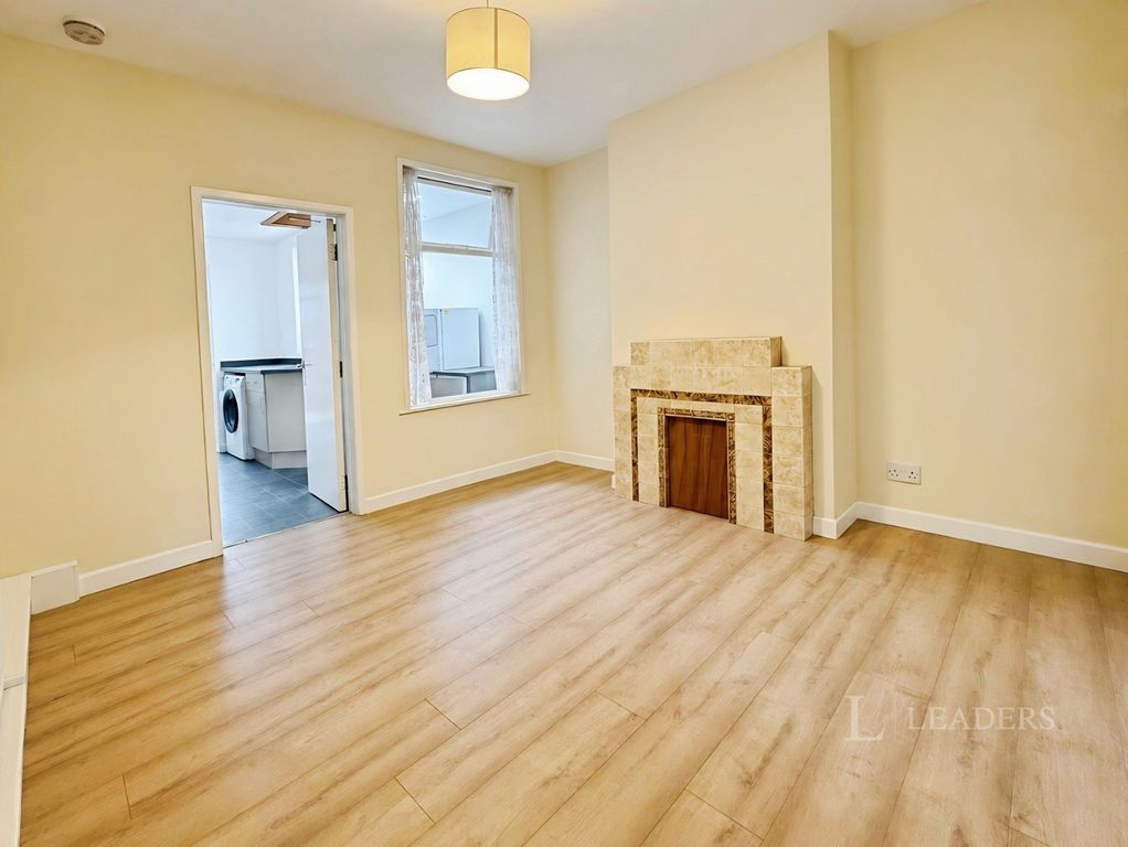 Property photo 3 of 10 Pbox-Img.Jpg