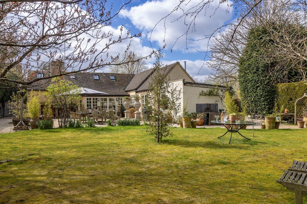 Property photo 1 of 29 Image