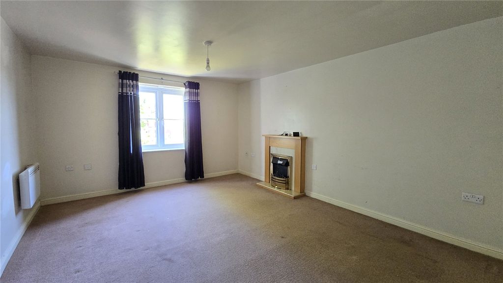 Property photo 1 of 6 Lounge