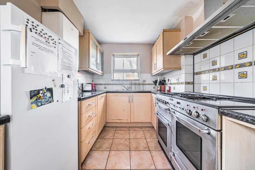 Property photo 2 of 21 Kitchen