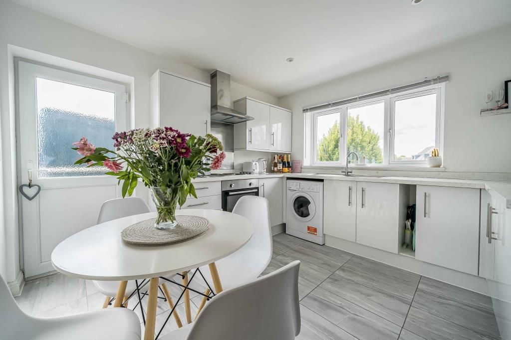 Property photo 2 of 14 Dining / Kitchen