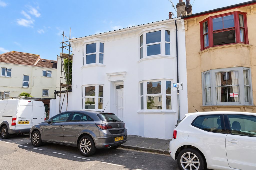 Property photo 1 of 8 5548450