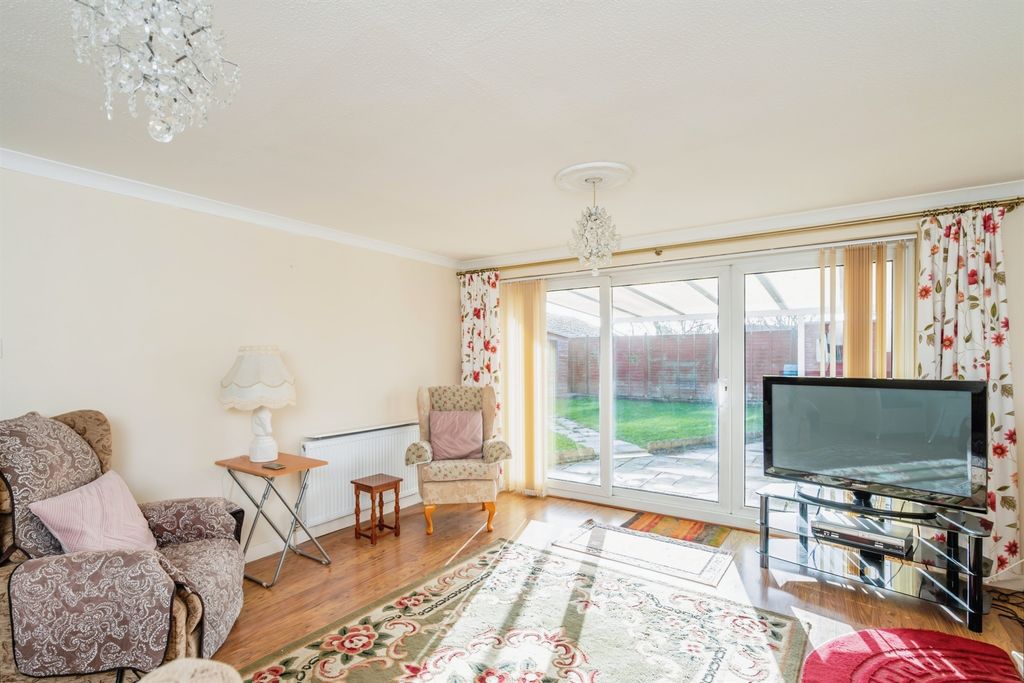 Property photo 2 of 13