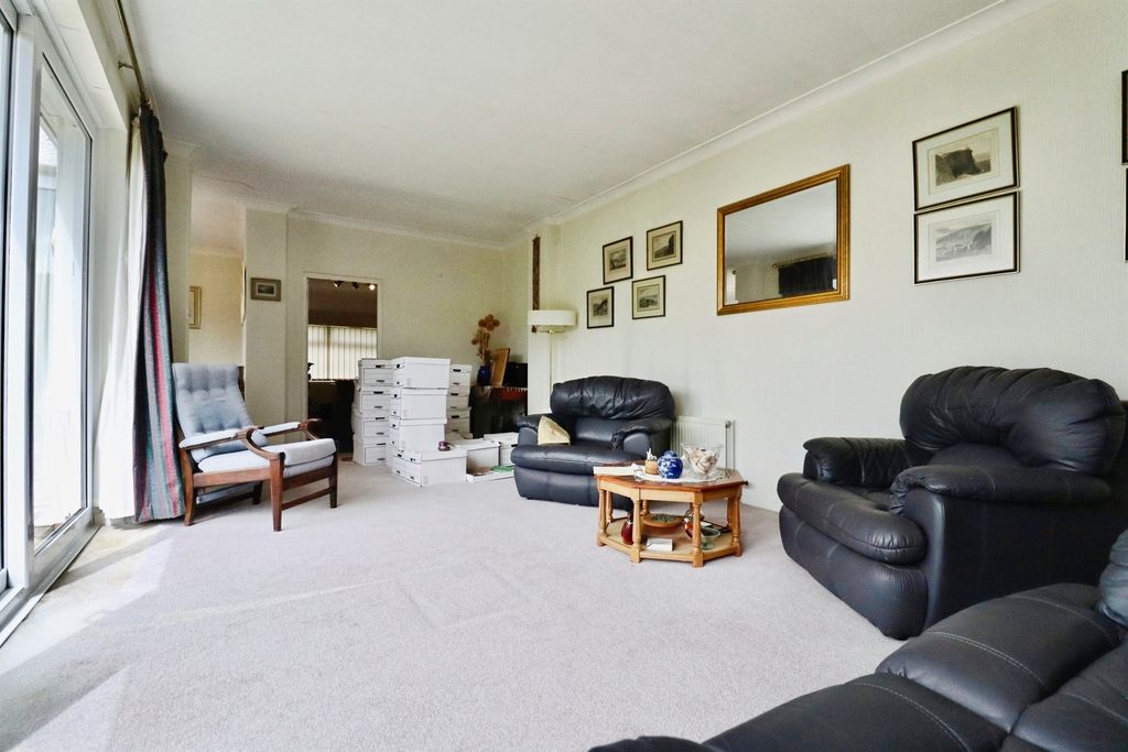 Property photo 3 of 35
