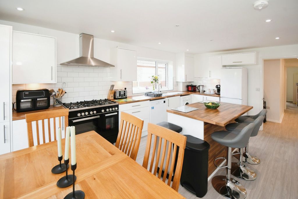 Property photo 1 of 14 Kitchen/Diner