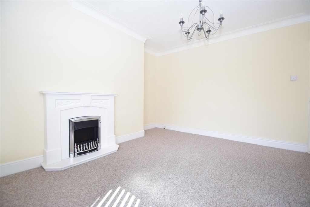 Property photo 2 of 7 Living Room (2)