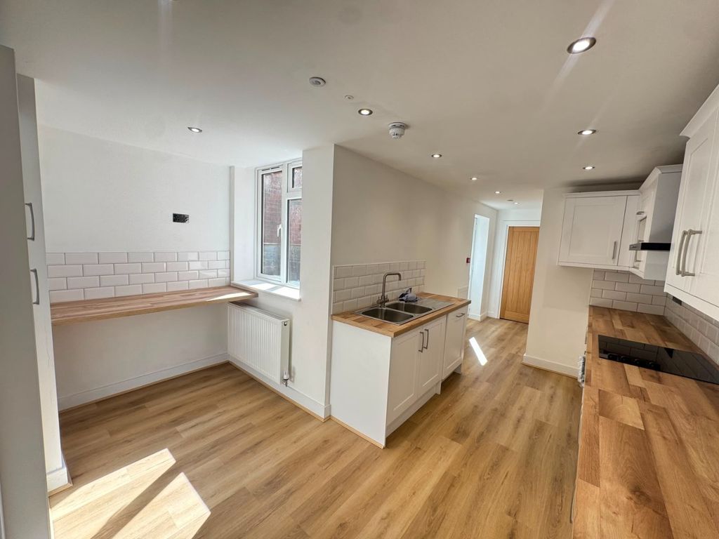 Property photo 1 of 20 5384481