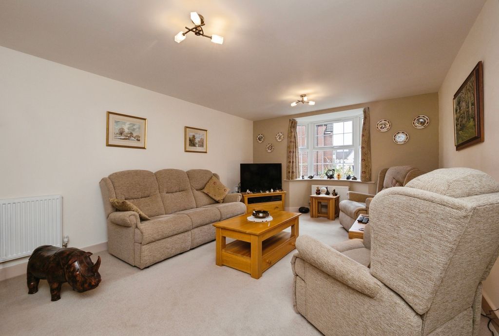 Property photo 2 of 17 Photo