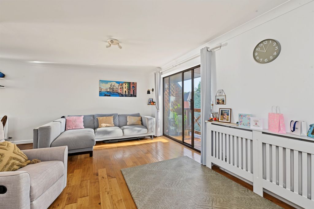 Property photo 2 of 18