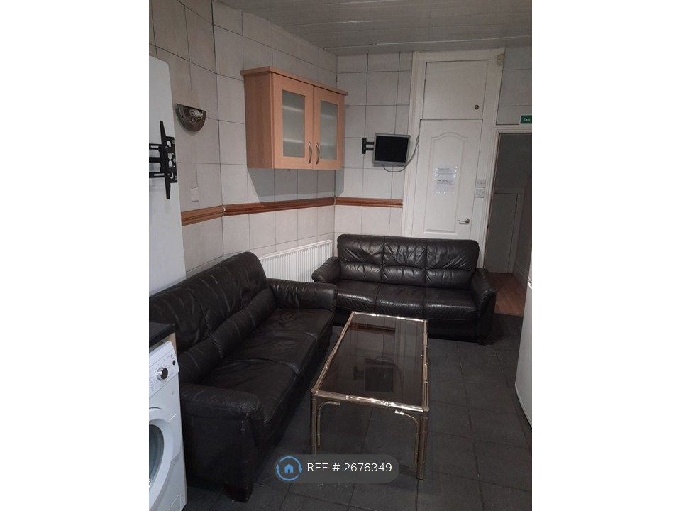 Property photo 2 of 27