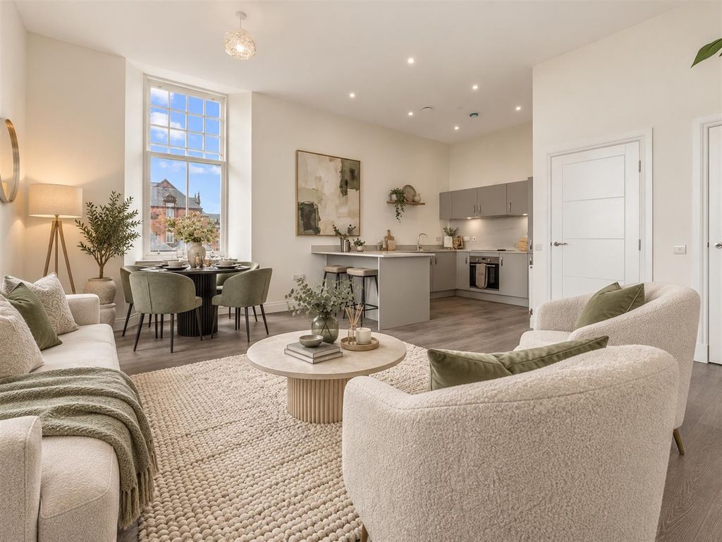 Property photo 3 of 10 Living/Dining