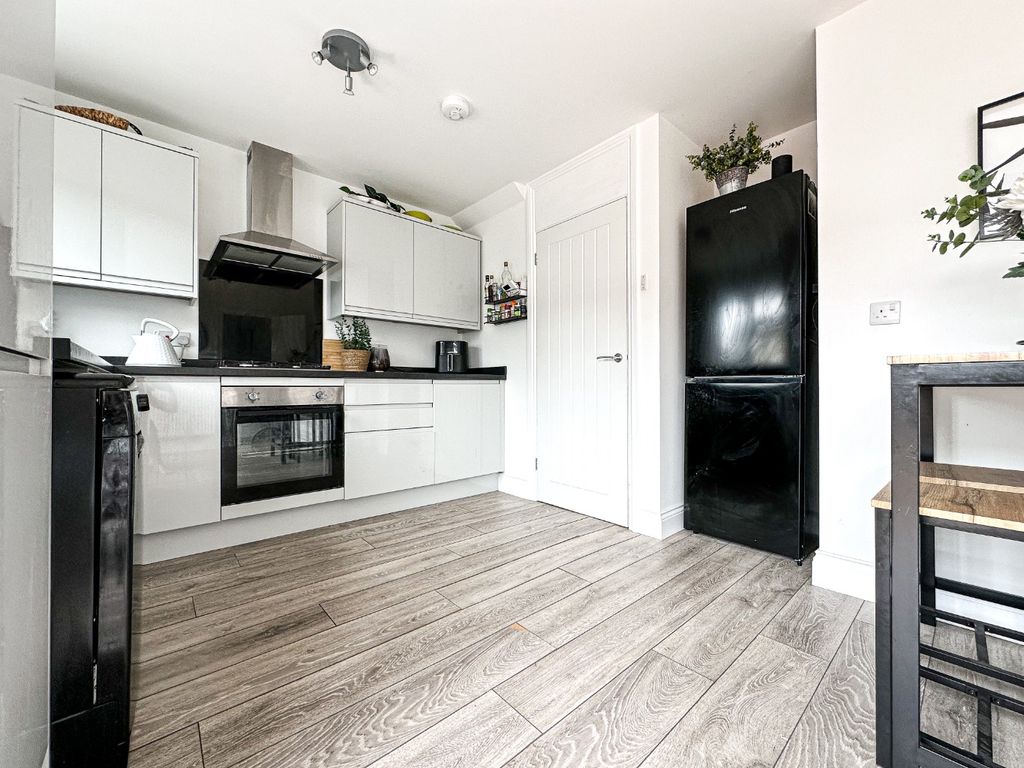 Property photo 2 of 29 5427984